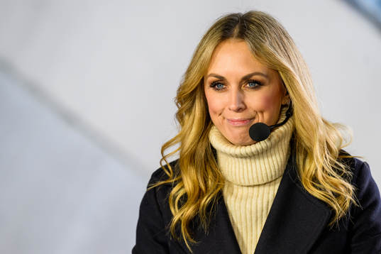 Discoverys programledare Karin Frick i studion