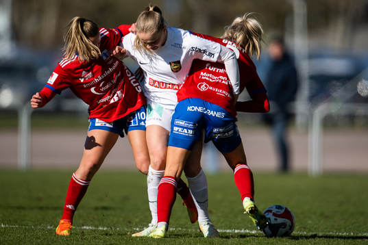 Vittsjös Sarah Stratigakis och Charlotte Grant mot