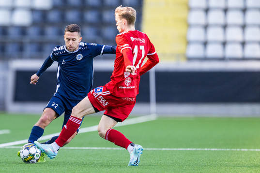 Utsiktens Predrag Randelovic och Skövde AIKs Lukas Rhöse