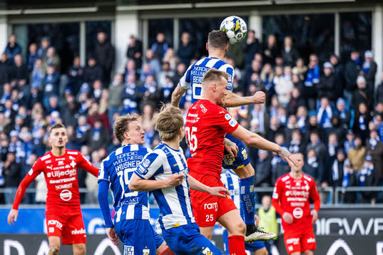 IFK Göteborgs Marcus Berg gör självmål