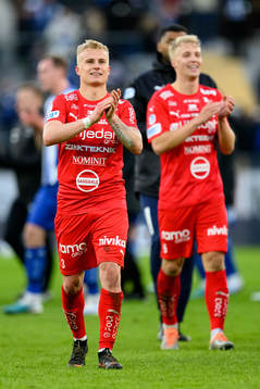 Värnamos Viktor Bergh jublar