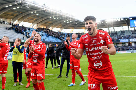 Värnamos Emin Grozdanic jublar
