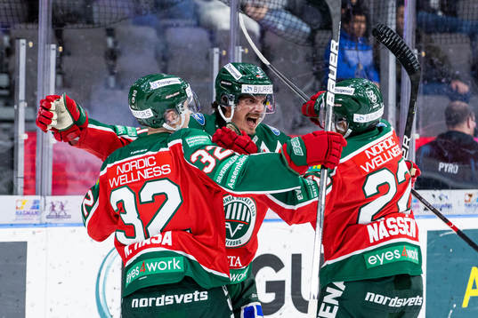 Frölundas Loui Eriksson jublar med lagkamrater