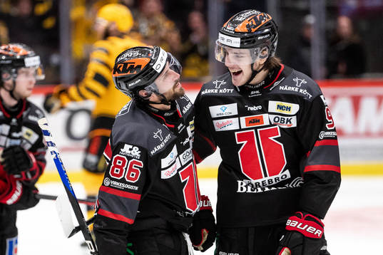Örebros Mathias Bromé och Leo Carlsson jublar