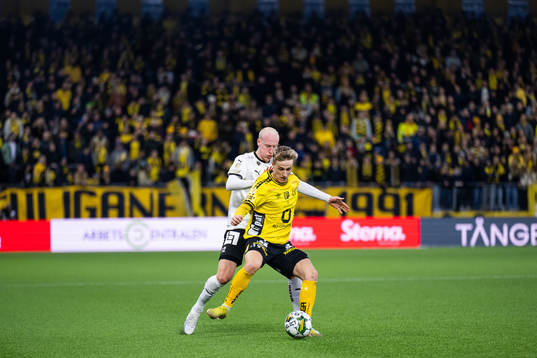 Häckens Valgeir Fridriksson och Elfsborgs Jeppe Møldrup Okkels