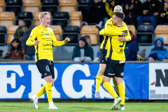 Mjällbys målskytt Arvid Brorsson jublar