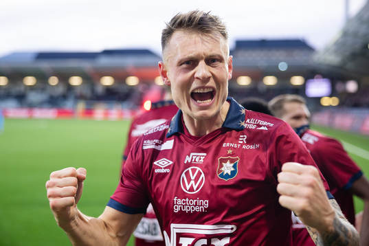 Örgrytes Marcus Haglind Sangre jublar