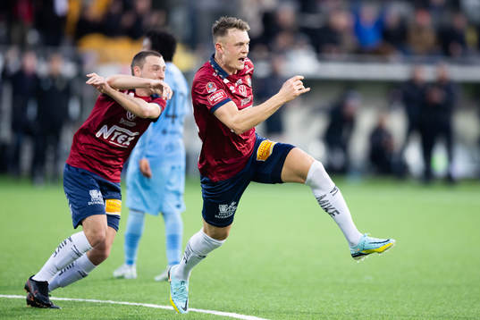 Örgrytes Marcus Haglind Sangre jublar