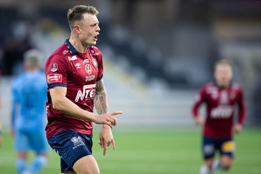 Örgrytes Marcus Haglind Sangre jublar efter 1-1