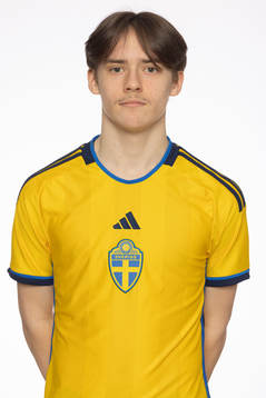 Hugo Forsberg poserar för ett porträtt