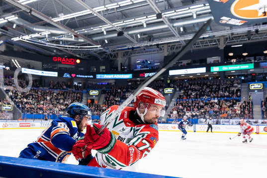 Växjös Jayden Halbgewachs och Frölundas Patrik Carlsson