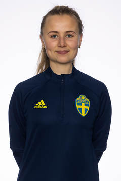 Natalie Eriksson poserar för ett porträtt