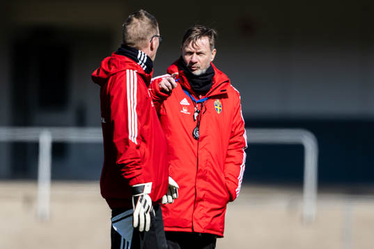 Head coach Peter Gerhardsson and goalkeeper coach Leif Troedsson
