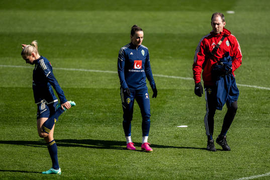 Kosovare Asllani and Martin Bergqvist, physio