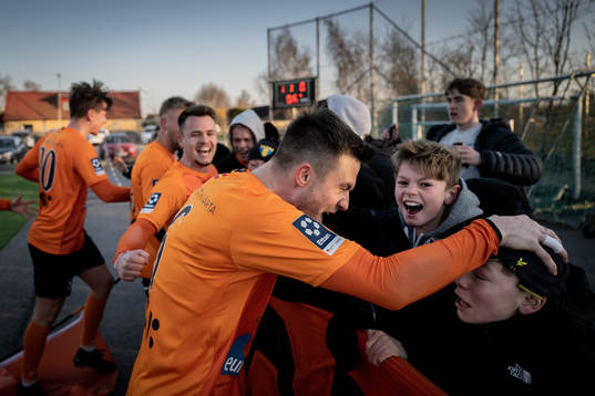 Bla gjennom flere bilder av Fotboll, Divison 1 Södra, Torns IF - Ängelholm
