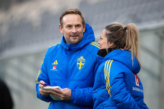 Head coach Martin Qvarmans Möller and Assistant coach Johanna Almgren of Sweden