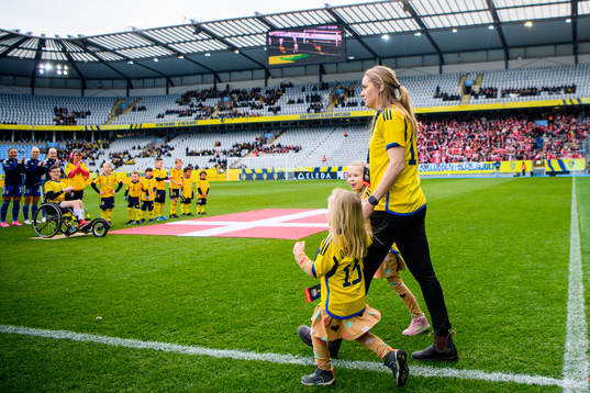 Lisa Dahlkvist with her children