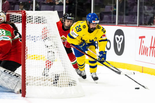Eniko Toth of Hungary and Olivia Carlsson of Sweden
