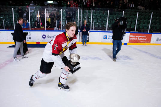 Örebros Olle Karlsson jublar