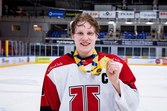 Örebros Olle Karlsson jublar