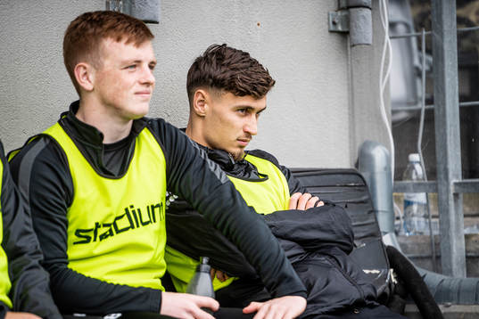 Landskronas Sam Hegdal och Camil Jebara på bänken