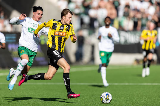 Hammarbys Jusef Erabi och Häckens Oscar Uddenäs