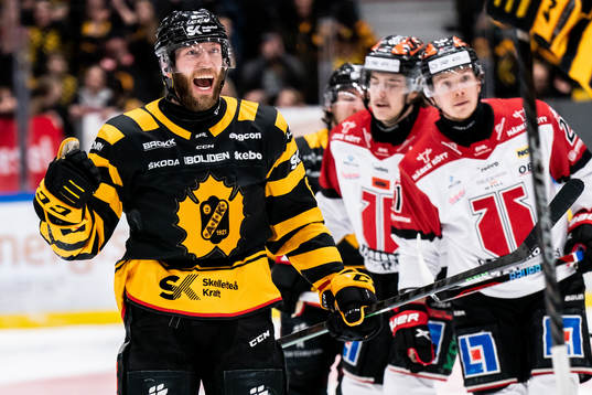 Skellefteås Petter Granberg jublar