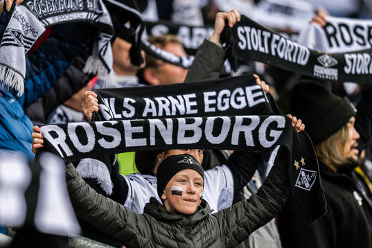 Spectators in the stands ahead of the Eliteserien match between Rosenborg and Viking on April 10, 2023 in Trondheim.