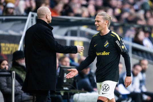 AIKs Viktor Fischer reagerar mot tränare Andreas