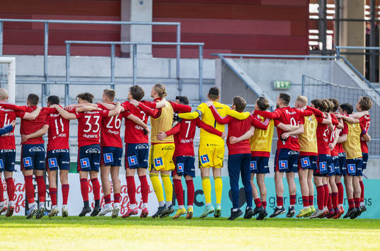 Östers spelare jublar