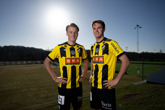 Häckens Sigge Jansson och Charlie Axede poserar för ett porträtt den 12 april 2023 i Göteborg. 