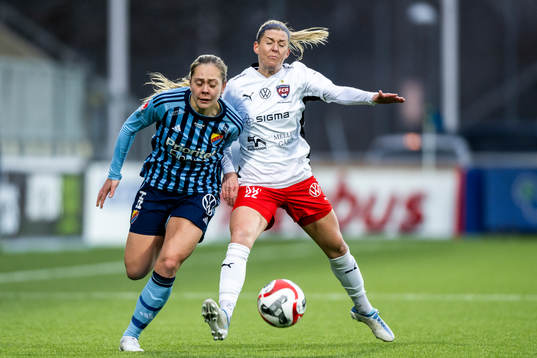 Djurgårdens Alice Bergström och FC Rosengårds Olivia