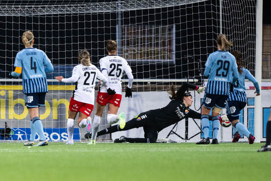 FC Rosengårds Olivia Schough (ej i bild) gör 2-1 bakom