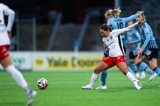 Djurgårdens Stinalisa Johansson och FC Rosengårds Gina