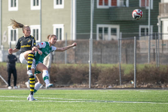 AIKs Matilda Nildén och Alingsås Ebba Ranieli