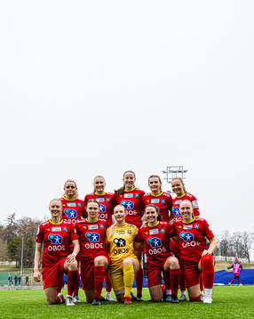 The starting eleven of Røa, from the top left; Kristin