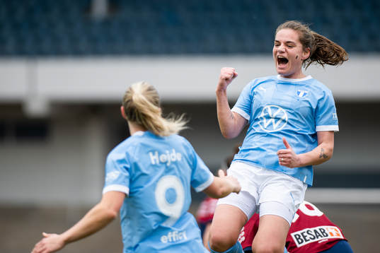 Malmö FFs Sarah Mellouk jublar efter att hon gjort 3-0