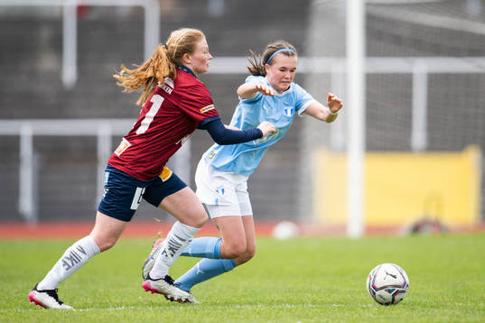 Malmö FFs Erica Persson Welin och Örgrytes Mathilda