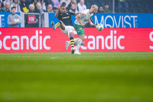 AIKs Bilal Hussein och Hammarbys Simon Strand