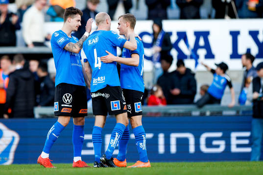 Halmstads Gabriel Wallentin, Andreas Johansson och Gustav Friberg jublar