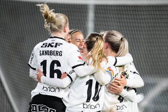 Häckens Josefine Rydbrink jublar efter 0-2