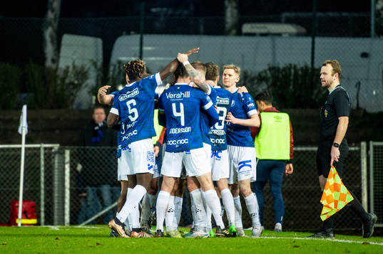 Trelleborgs Filip Bohman jublar med lagkamraterna