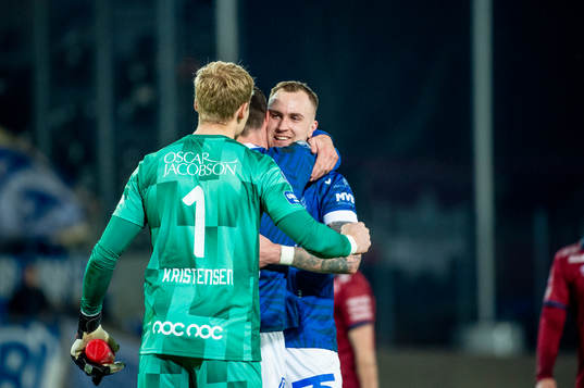 Trelleborgs Filip Bohman jublar med lagkamraterna