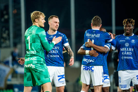 Trelleborgs målvakt Kasper Thiesson Kristensen och Filip