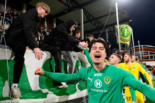 Jönköpings Södras Flamur Dzelili jublar