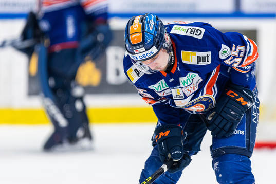 Växjös Miika Koivisto har ont