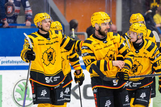 Skellefteås Simon Robertsson jublar