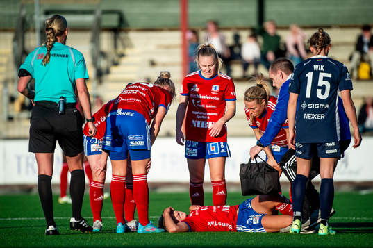 Vittsjös Charlotte Grant grinar illa