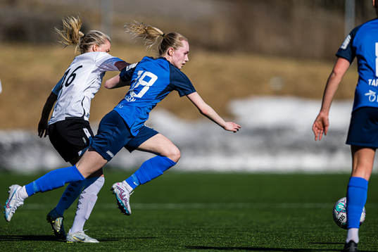 Lina Osland Forthun of Fyllingsdalen and Thea Mikkelsen of Grei