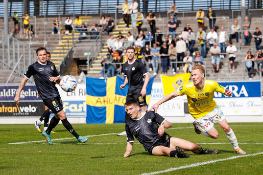 Ahlafors Nils Strandahl och Falkenbergs Linus Borgström